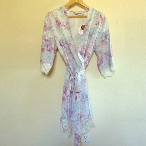 NWT Le Rose Kimono Watercolor Robe